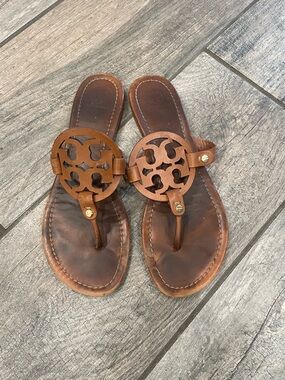 Tory Burch Brown Leather Logo Cutout Thong Sandals